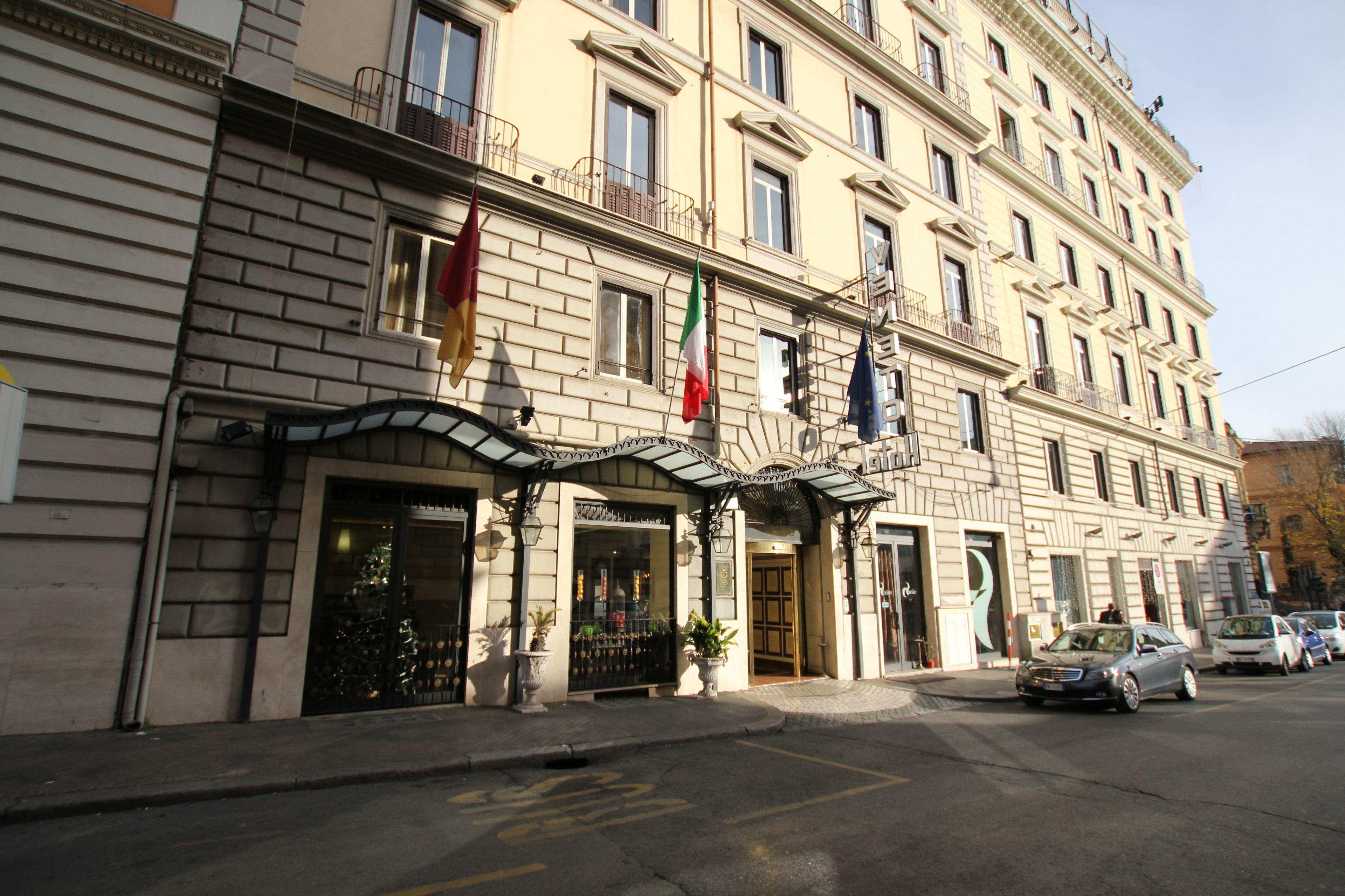 Room Select Via Veneto, Rome